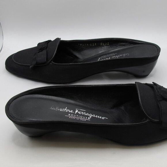 Salvatore Ferragamo black fabric slide, patent leather heel, bow detail in 8.5AA - Picture 4 of 6